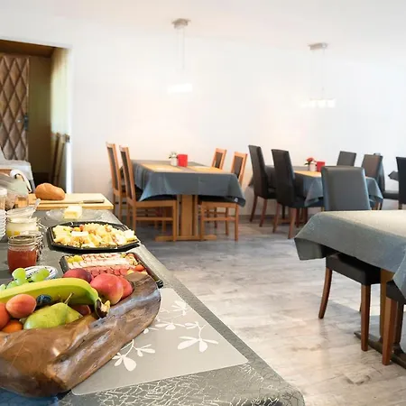 Hotel La Tgamona *
